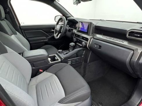 Used 2025 Toyota Tacoma TRD Sport w/ TRD Sport Upgrade Package AWD/4WD image 30