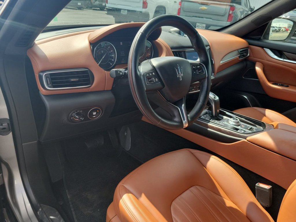 Used 2021 Maserati Levante GranLusso AWD/4WD image 10
