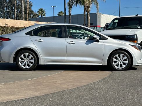 Used 2025 Toyota Corolla LE image 3