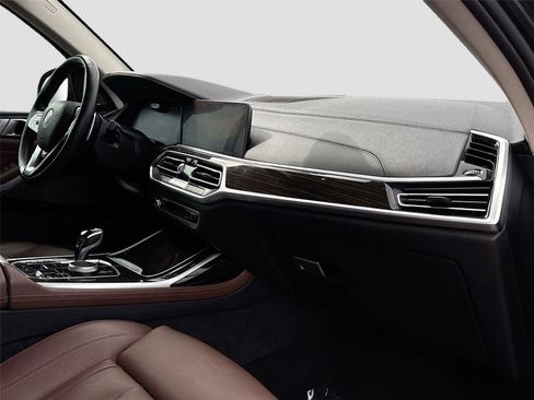 Used 2019 BMW X7 xDrive50i w/ Cold Weather Package image 31