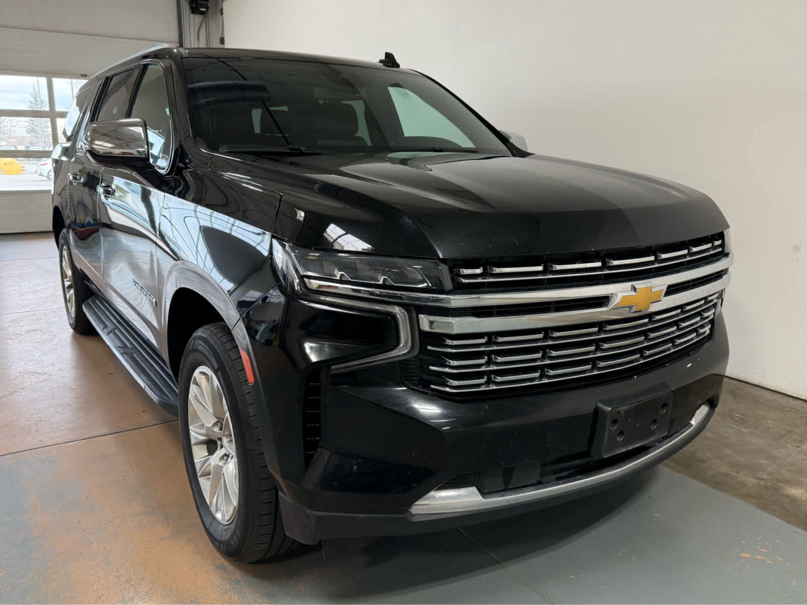 Used 2024 Chevrolet Suburban Premier AWD/4WD image 5