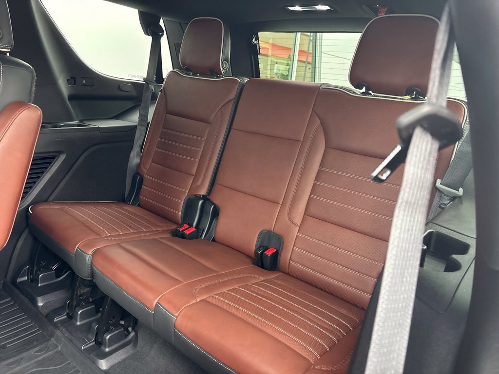 Used 2023 GMC Yukon Denali Ultimate w/ LPO, Floor Liner Package AWD/4WD image 15