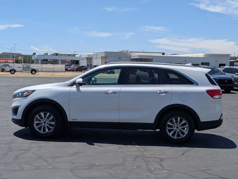 Used 2018 Kia Sorento AWD image 9