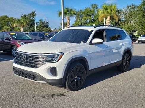 Certified 2024 Volkswagen Atlas SE FWD image 2