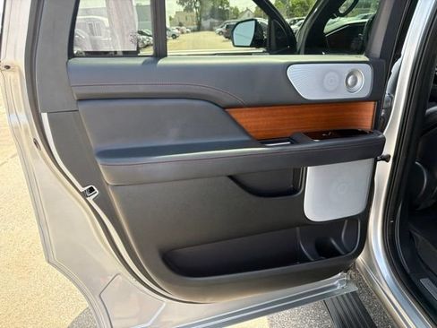 Used 2024 Lincoln Navigator L Black Label AWD/4WD image 15