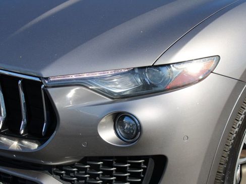 Used 2017 Maserati Levante S AWD/4WD image 17