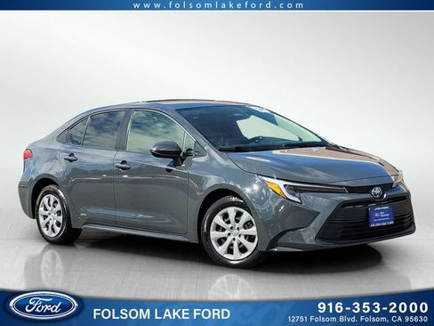 Used 2024 Toyota Corolla LE AWD/4WD image 1