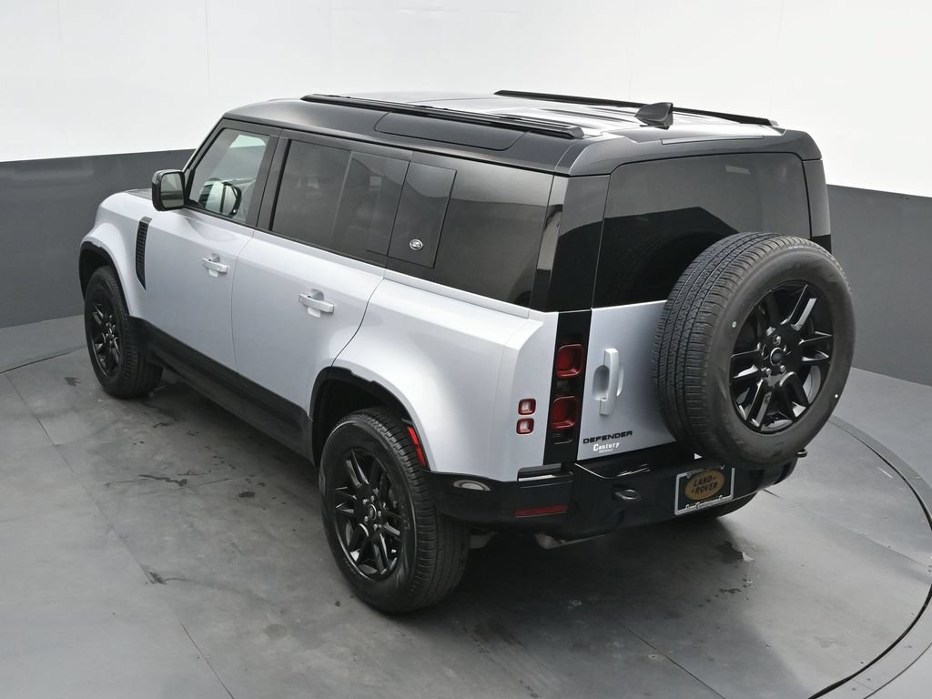 Used 2024 Land Rover Defender 110 X-Dynamic SE AWD/4WD image 33