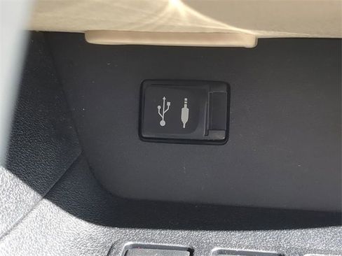 Used 2014 Toyota Highlander XLE image 22