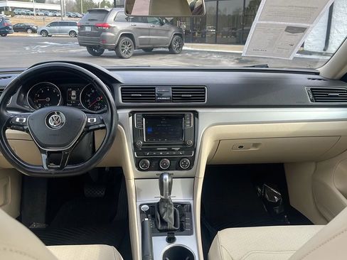 Used 2019 Volkswagen Passat 2.0T Wolfsburg w/ Wheels & Sunroof Package image 14