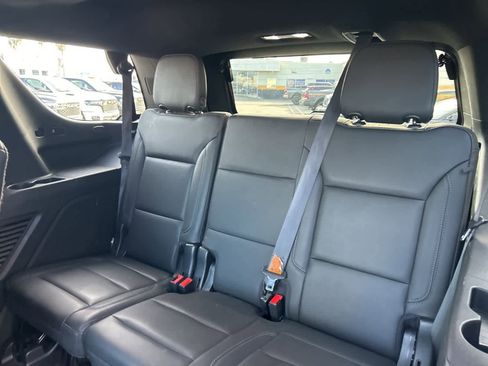 Used 2022 Chevrolet Tahoe Z71 w/ Luxury Package image 32