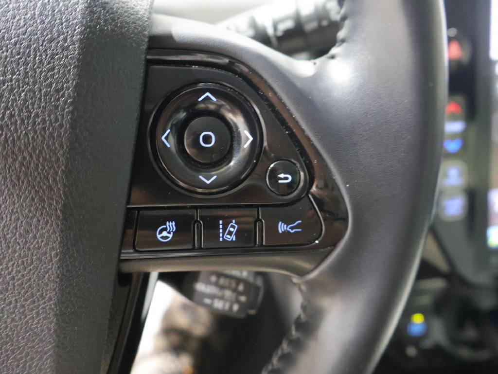 Used 2021 Toyota Prius Limited FWD image 37