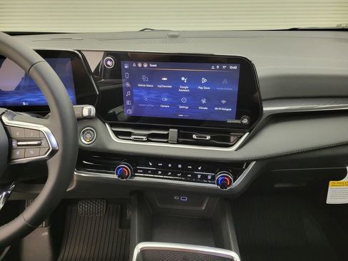 New 2026 Chevrolet Equinox LT w/ Convenience Package II FWD image 32