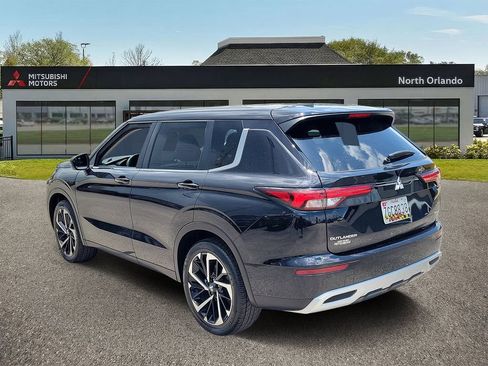 Used 2024 Mitsubishi Outlander SE AWD/4WD image 2