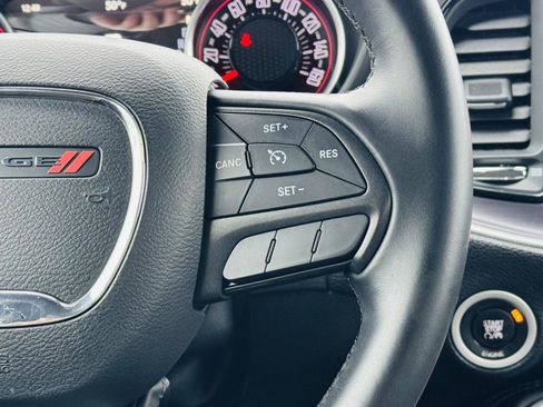 Certified 2016 Dodge Challenger SXT image 10