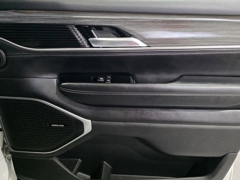 Used 2023 Jeep Wagoneer Series III w/ Preferred Equipment Group image 13