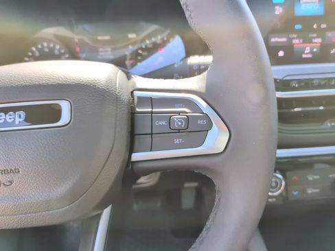 New 2026 Jeep Compass Latitude w/ Sun and Sound Group AWD/4WD image 24