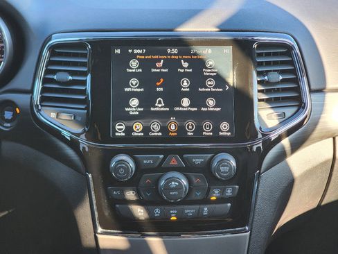 Certified 2020 Jeep Grand Cherokee Altitude image 3