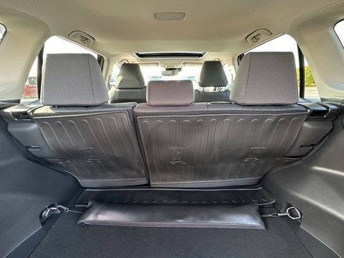 Used 2025 Toyota RAV4 XLE image 19