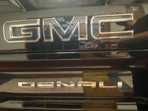 Used 2024 GMC Sierra 2500 Denali Ultimate w/ Max Trailering Package AWD/4WD image 7