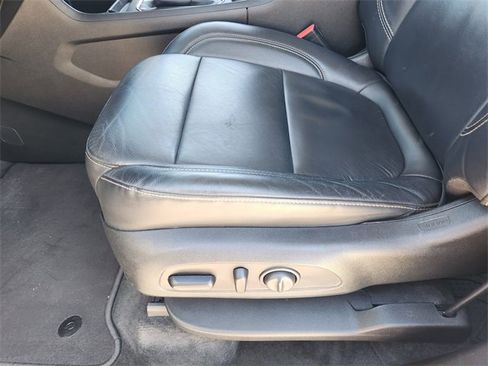 Used 2020 Chevrolet Traverse LT w/ LPO, Blackout Package image 24