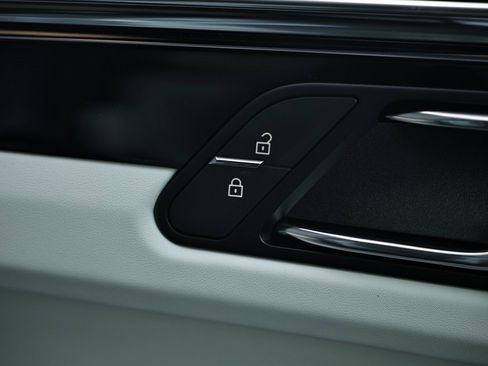 New 2026 Porsche Macan S image 22