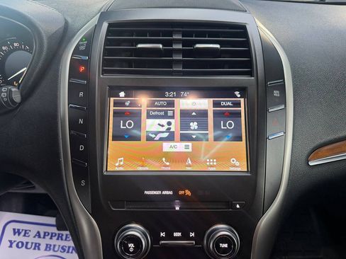 Used 2019 Lincoln MKC Select w/ Vista Value Package AWD/4WD image 26