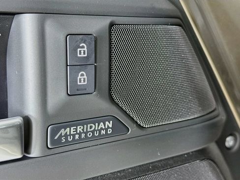 Used 2026 Land Rover Defender 110 X-Dynamic SE AWD/4WD image 23