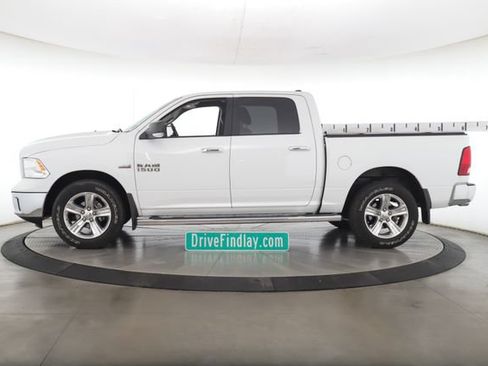 Used 2017 RAM 1500 Classic SLT w/ SLT Plus D←cor Group AWD/4WD image 9