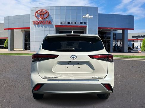 Used 2021 Toyota Highlander Platinum FWD image 7