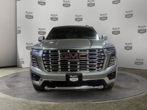 Used 2025 GMC Yukon XL Denali AWD/4WD image 8