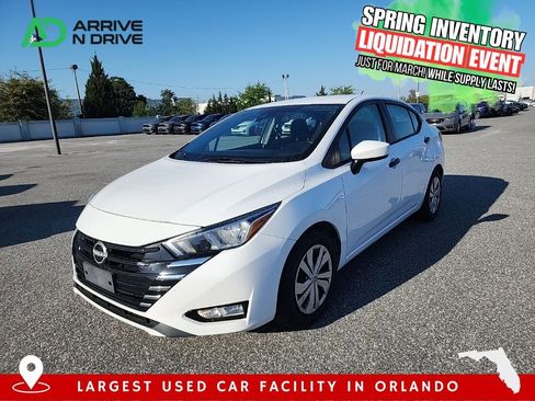 Used 2024 Nissan Versa S image 1