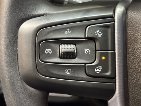 Used 2023 GMC Yukon SLT w/ SLT Premium Package image 26