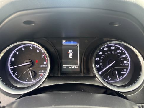 Used 2020 Toyota Camry SE w/ Carpet Mat Package image 22