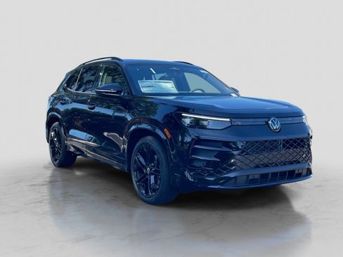 New 2026 Volkswagen Tiguan SE R-Line FWD image 1