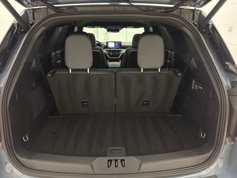 Used 2025 Ford Explorer ST image 15