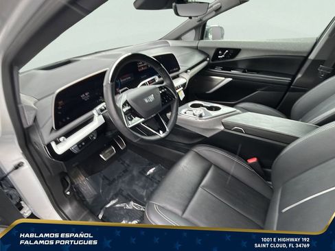 Used 2025 Cadillac Optiq Luxury 2 w/ LPO, Floor Liner Package AWD/4WD image 13