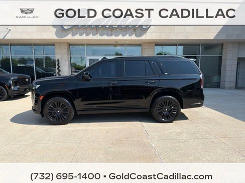 Used 2021 Cadillac Escalade Sport Platinum AWD/4WD image 2