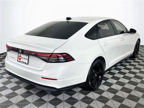 Used 2025 Honda Accord SE image 9