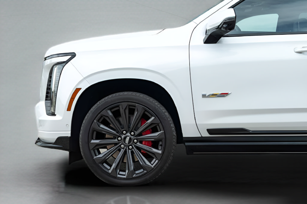 Used 2025 Cadillac Escalade ESV V AWD/4WD image 17