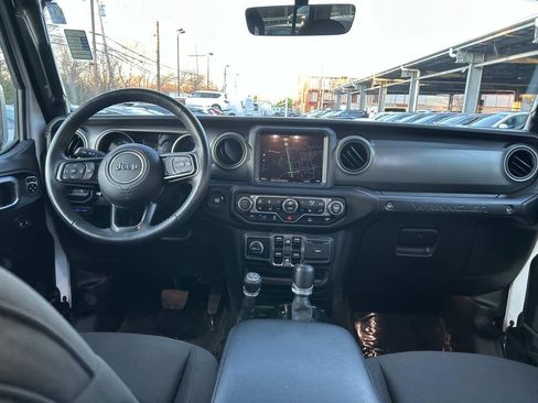 Used 2023 Jeep Wrangler Unlimited w/ Dual Top Group image 19