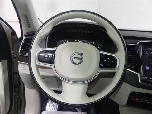 Used 2017 Volvo XC90 T6 Momentum w/ Vision Package AWD/4WD image 32