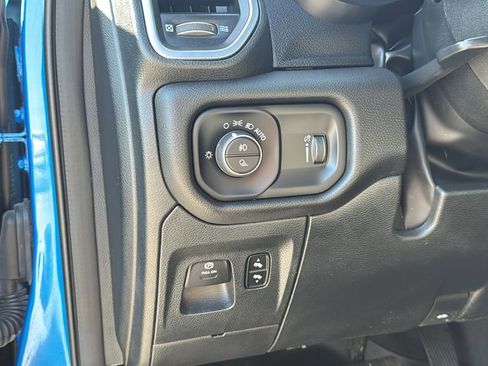Used 2024 RAM 1500 Big Horn AWD/4WD image 30