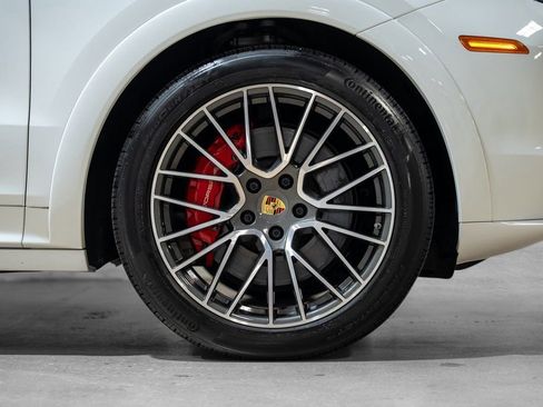 Used 2022 Porsche Cayenne GTS image 20