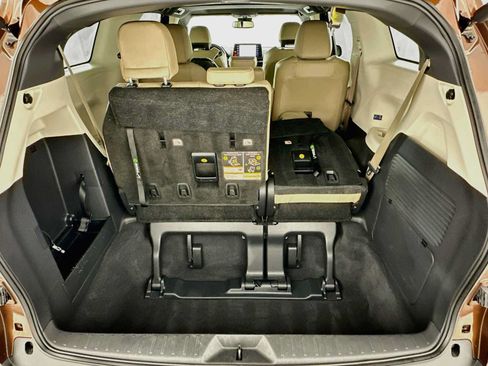 Used 2023 Toyota Sienna XLE FWD image 24