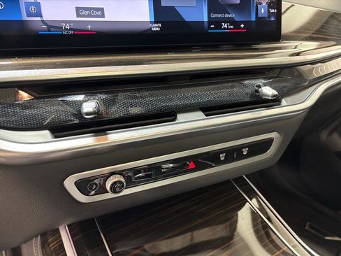 Used 2023 BMW X7 xDrive40i w/ Premium Package image 16