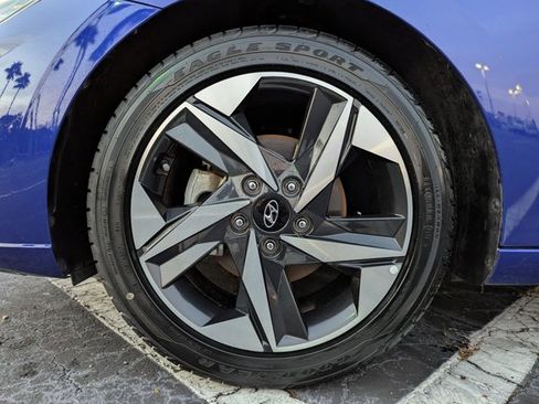 Used 2023 Hyundai Elantra SEL w/ Convenience Package image 22