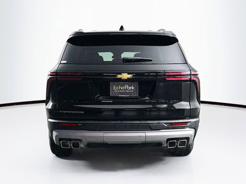 Used 2025 Chevrolet Traverse LT image 7