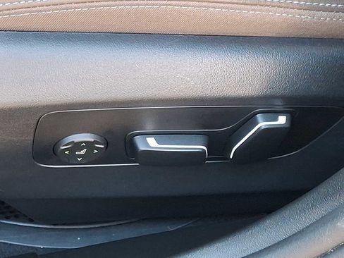 Used 2024 BMW 530i xDrive w/ Premium Package image 27