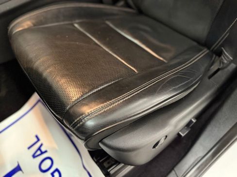 Used 2017 Jeep Grand Cherokee Overland image 24